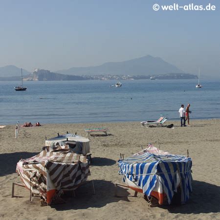 Photo Beach near Bacoli, Pozzuoli, Italy | Welt-Atlas.de