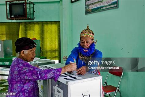 123 Wayang Orang Stock Photos, High-Res Pictures, and Images - Getty Images