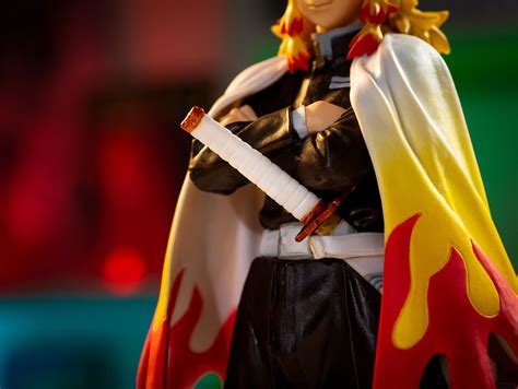 Demon Slayer - Kyojuro Rengoku Figur | Elbenwald