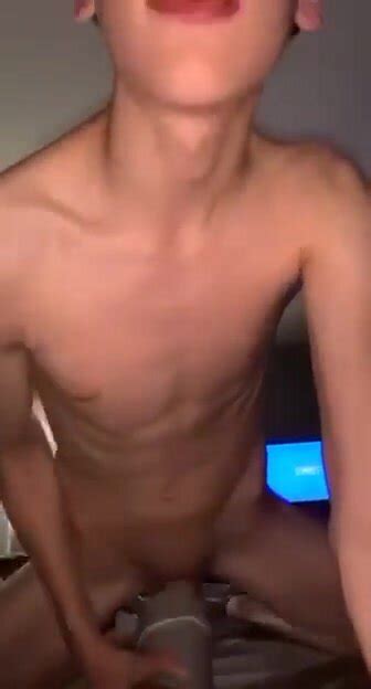 HOT STRAIGHT TEEN BOY USING HIS SEX TOY ThisVid