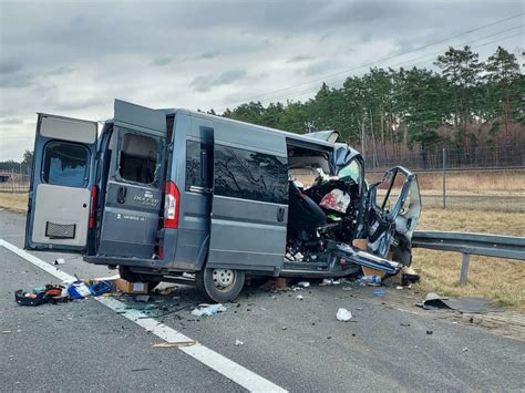 Wypadek Busa Zgin Y Cztery Osoby Reporter Ntr