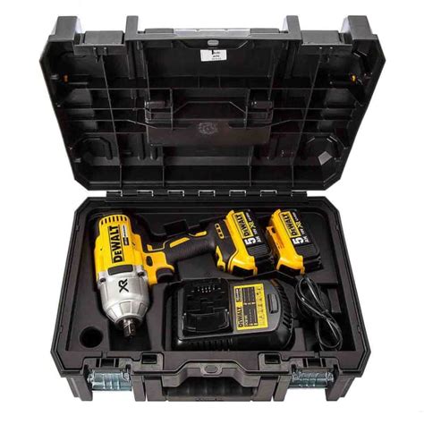 DCF899P2 GB DeWALT DeWALT 1 2 In 18V 5Ah Impact Wrench UK Plug