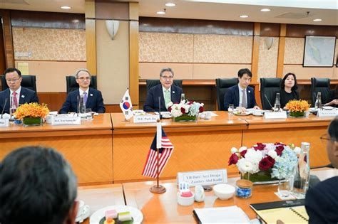 박진 외교장관 방말 계기 안와르 총리 예방 및 외교장관 회담 참석 상세보기공관장 활동사항주말레이시아 대한민국 대사관