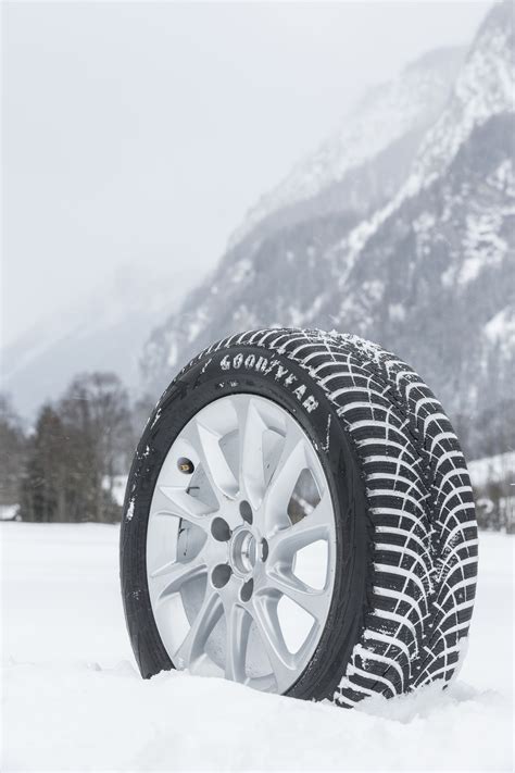 Goodyear UltraGrip 9 Winterreifen - Autogefühl