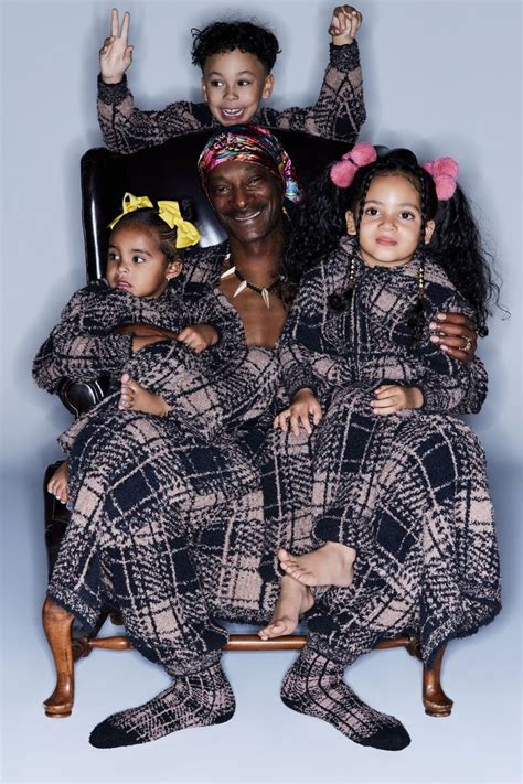 Snoop Dogg stars with his family in Skims holiday campaign - HIGHXTAR.