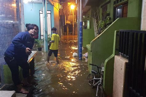 Kebon Pala Terendam Banjir Cm Dini Hari Tadi Imbas Kali Ciliwung Meluap