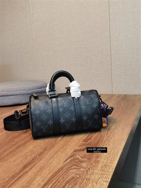 Louis Vuitton Lv 路易威登 M46271黑花 本款 Keepall 25 手袋取材 Monogram Eclipse