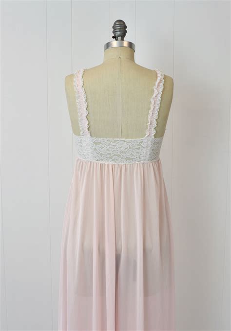 1970s 1980s Light Pink White Floral Lace Sheer Nylon Nightgown Lingerie Boudoir Canned Ham Vintage