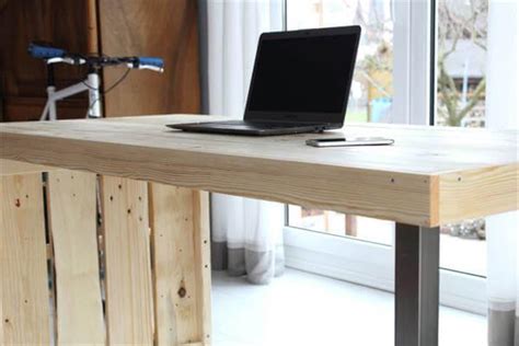 Diy Modern Chic Pallet Computer Desk Pallets