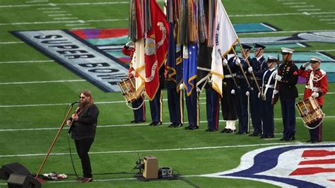 Chris Stapleton Sings National Anthem As Eagles Coach Nick Sirianni