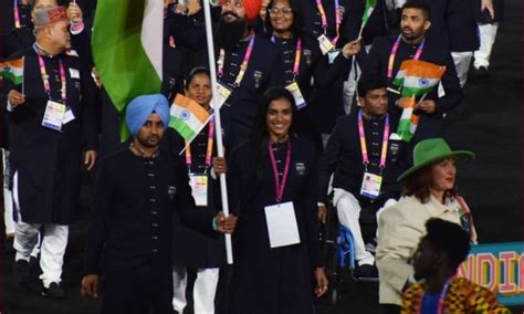 Pv Sindhu Manpreet Singh Lead Indian Contingent At Commonwealth Games Opening Ceremony