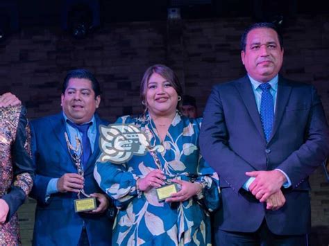 Recibe S Ndica De Poza Rica Reconocimiento Palmas De Oro