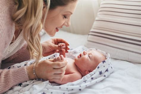 Hal Yang Tidak Boleh Dilakukan Pada Bayi Baru Lahir Better Parent