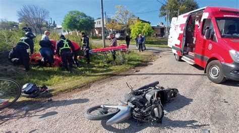 Cayó a varios metros de donde colisionó con una camioneta Diario El