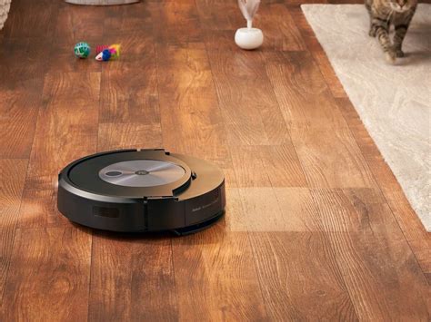 IRobot Roomba Combo J7 Robot Vacuum And Mop Has A Truly Retractable 2