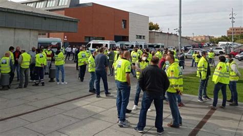 Los Convocantes De La Huelga Del Transporte Sanitario Exigen