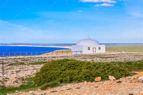 Vista da Ermida da Memória ou Capela da Memória dos Números em Cabo