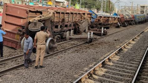 Mumbai News Goods Train Derails At Palghar Yard WR Services Affected