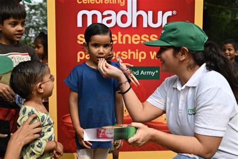 Madhur Sugars Collaboration With Robin Hood Army Brings Smiles On A