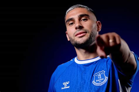 Neal Maupay Everton shirt number finally revealed - Royal Blue Mersey