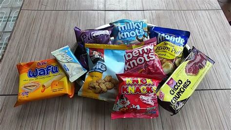 10 Filipino Sweet Snacks In Filipino Grocery Store Pure Gold Youtube