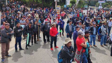 Bloqueos Afectan Tránsito En Alta Verapaz Y Rutas Turísticas Esto Es