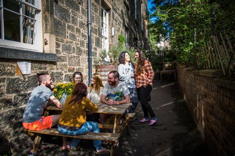 17 CHEAP HOSTELS in Edinburgh [Bargain guide] – One Weird Globe