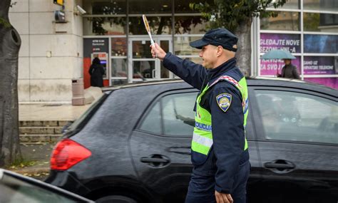 Slobodna Dalmacija Policija Na Imotskom Podru Ju Zaustavila Mladi A