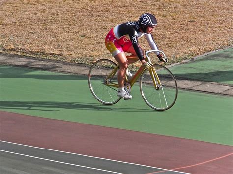 Kinki Cycle: Girl's Keirin Race At Nara Keirin