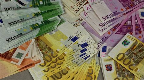 Euro Money Wallpapers Top Free Euro Money Backgrounds Wallpaperaccess