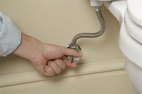 How To Fix A Leaking Toilet Tank - All You Need Infos