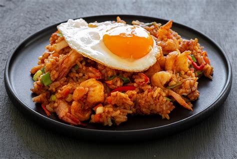 Nasi Goreng Nas L Yap L R Yemekte Keyif Var