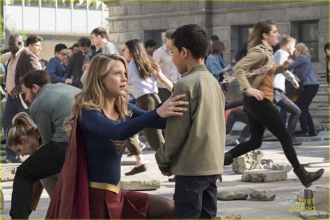 Melissa Benoist Teases The Crazy Battle Ahead on Tonight's Season Finale of 'Supergirl' | Photo ...