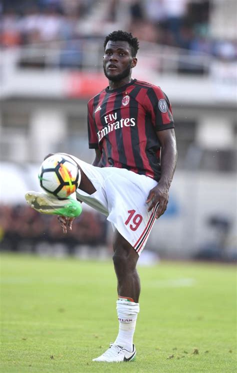 Photogallery Mn La Prima Gara Rossonera Di Franck Kessie