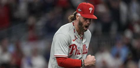 Bryce Harper Jonronea Y Los Filis Blanquean A Los Bravos En Su Primer