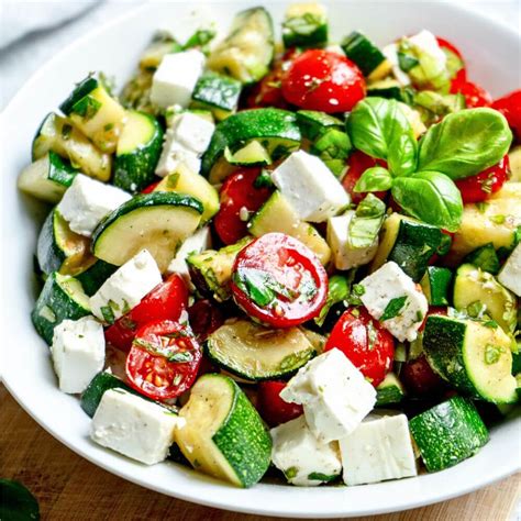 Zucchini Salat Mit Tomaten Und Feta Einfach Gesund