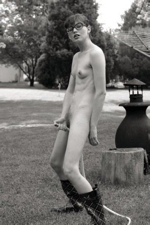 Nettie Harris Likes Playing With The Garden Hose Porn Pic