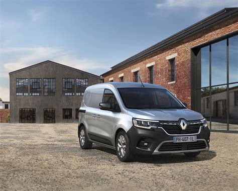 Renault Apresenta Nova Gama De Ve Culos Comerciais Ligeiros E