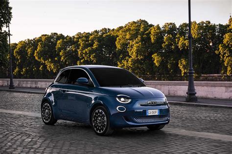 La Fiat 500e completamente elettrica del 2024 arriverà in America