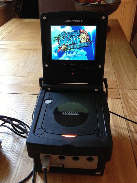 GameCube with portable screen : nostalgia