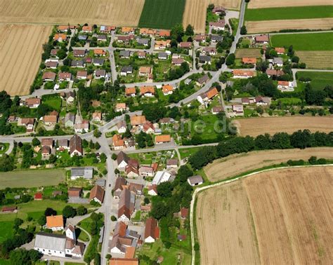 Hausen Am Andelsbach Aus Der Vogelperspektive Dorfkern Am Feldrand In