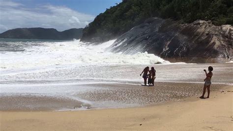 Mega Ressaca Na Praia Da Sununga Em Ubatuba Que Aconteceu Em Outubro