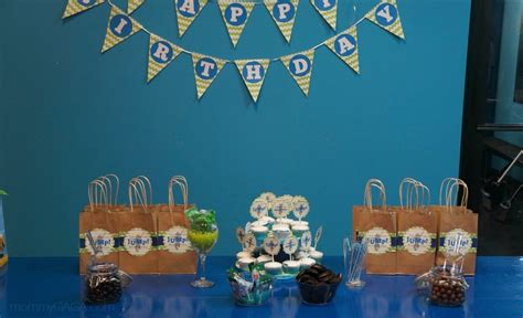 Sky Zone birthday party decorations - Honey + Lime