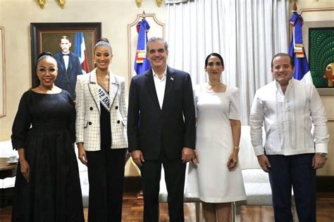 Presidente Abinader Recibe Visita De Cortes A De La Miss Rep Blica