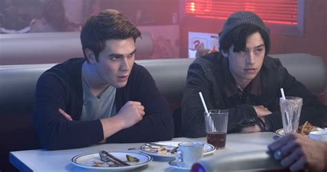 Riverdale: 10 Reasons Why Archie & Jughead Aren't Real Friends