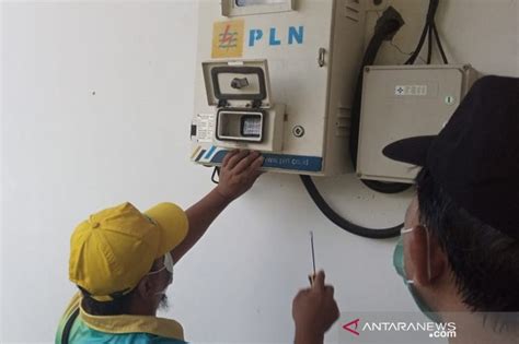 Nunggak Pln Putuskan Aliran Listrik Kantor Perizinan Seluma Antara