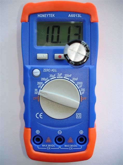 Измеритель ёмкости конденсаторов HONEYTEK A6013L