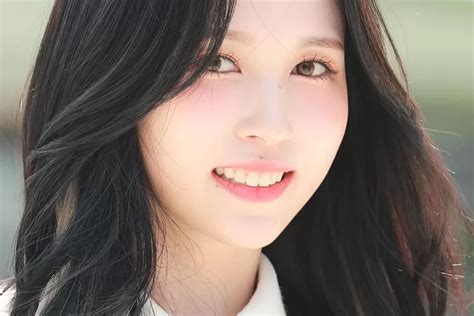 Profil Dan Biodata Mina TWICE Si Mungil Imut Asal Jepang Yang Bikin