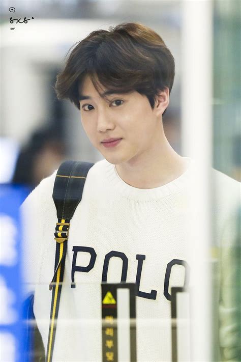 Suho HQ 190402 Incheon Airport Departing For Paris EXO Kim