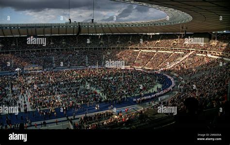 Papst Benedikt Xvi Im Berliner Olympiastadion Fotos Und Bildmaterial